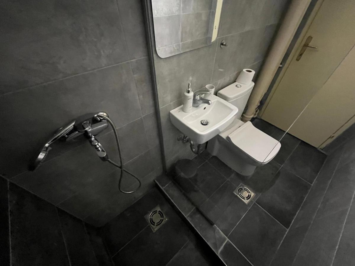 Mickitos City Center Apartment Skopje Eksteriør billede
