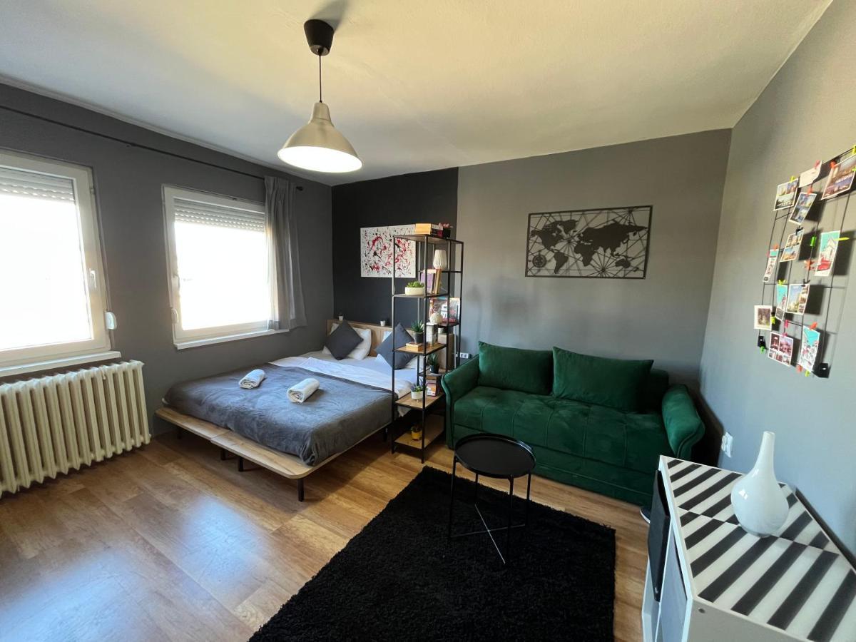 Mickitos City Center Apartment Skopje Eksteriør billede