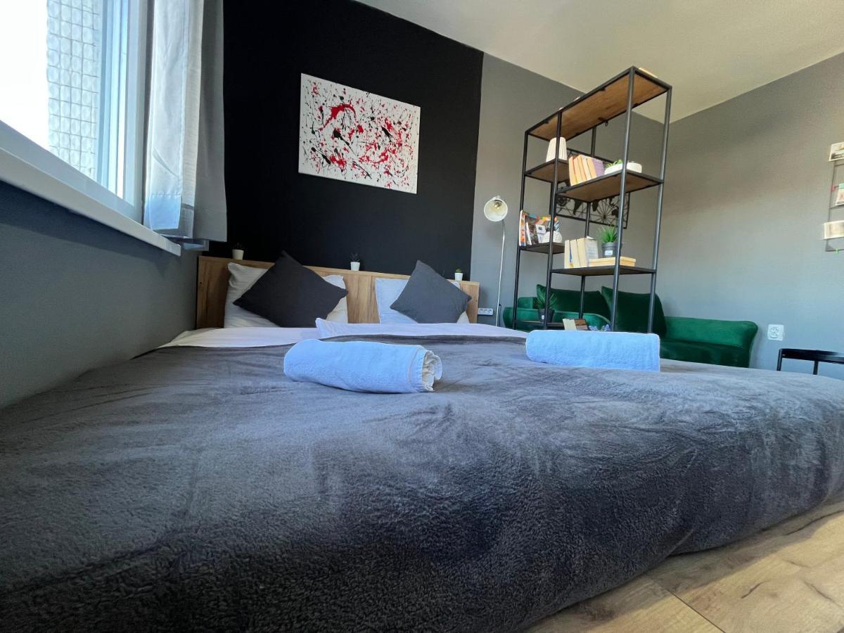 Mickitos City Center Apartment Skopje Eksteriør billede