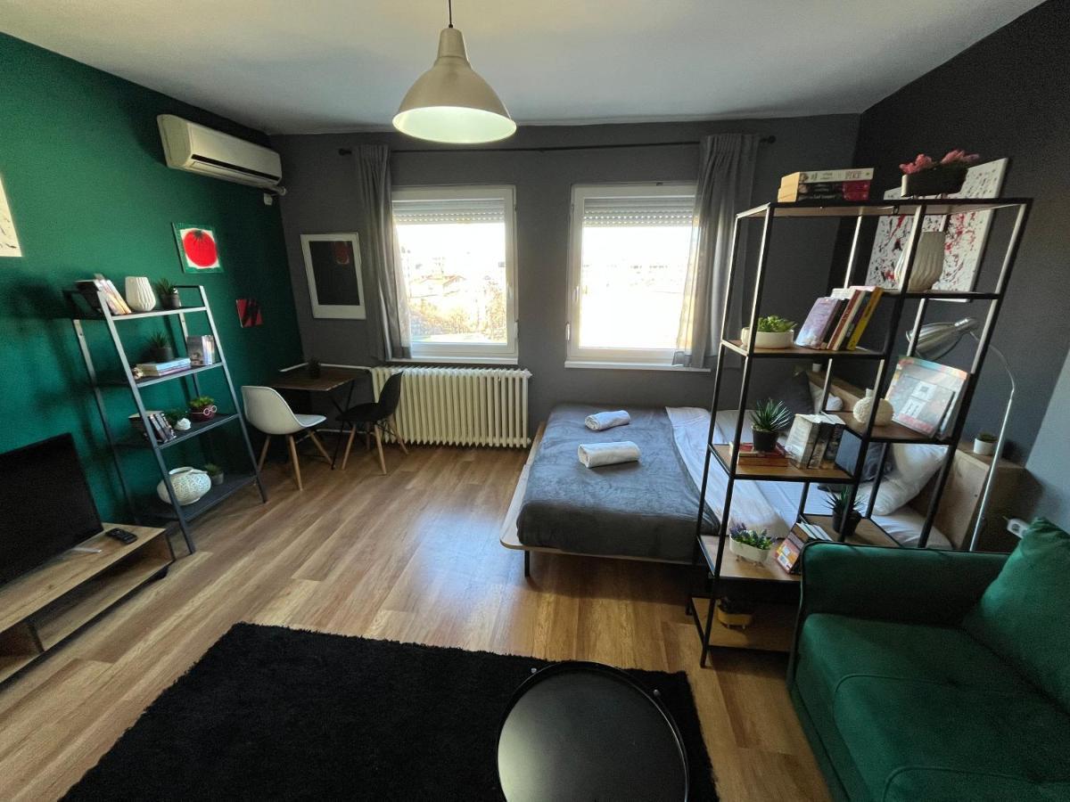 Mickitos City Center Apartment Skopje Eksteriør billede