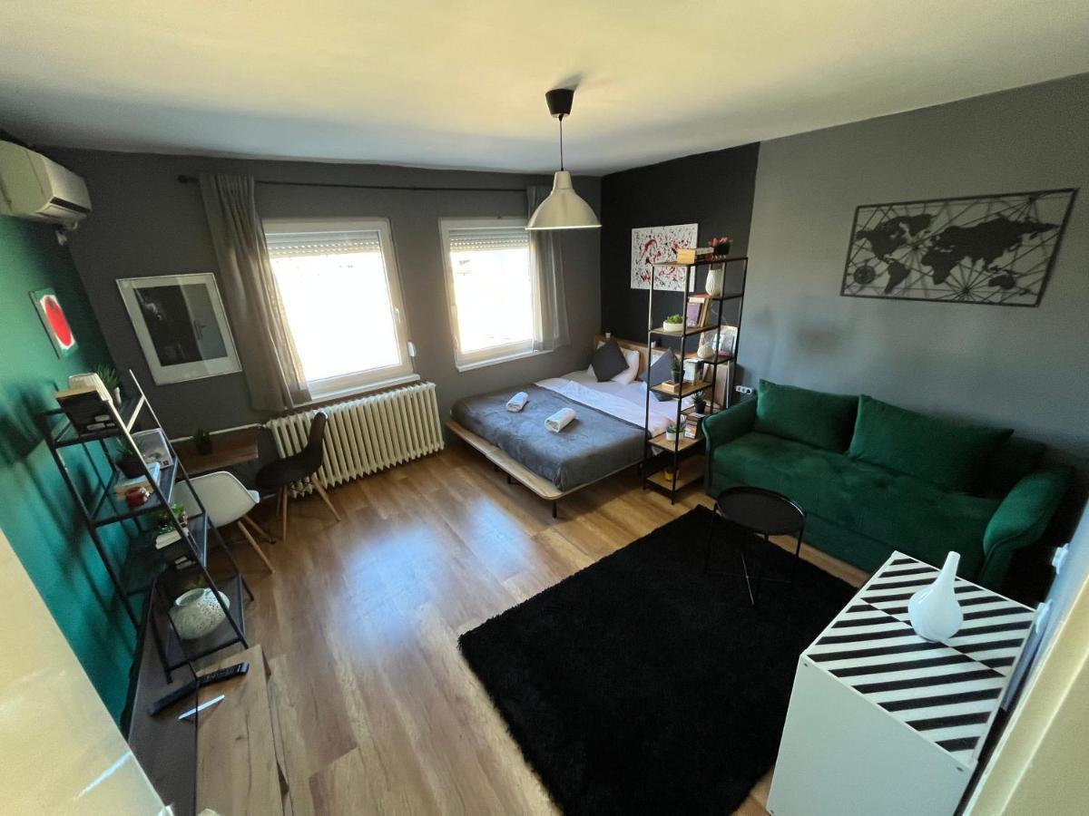 Mickitos City Center Apartment Skopje Eksteriør billede
