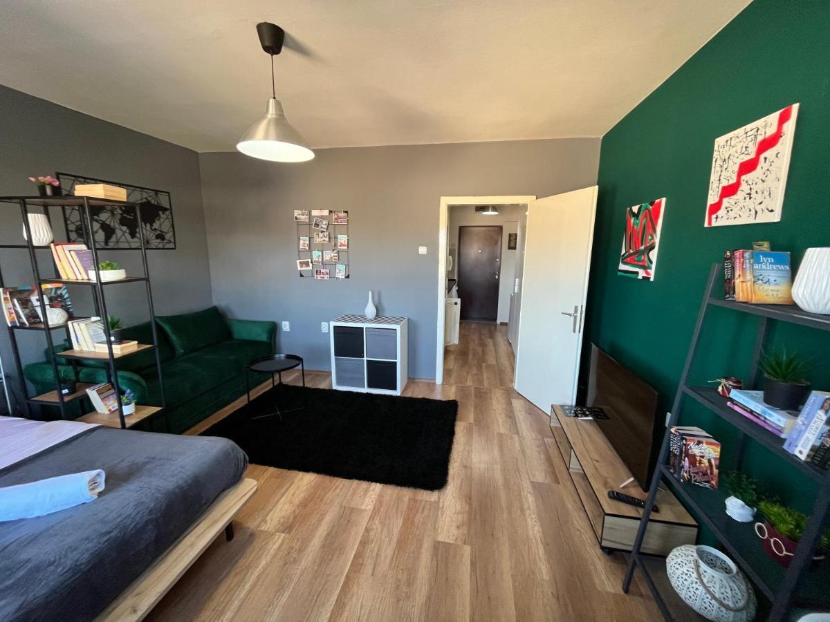 Mickitos City Center Apartment Skopje Eksteriør billede