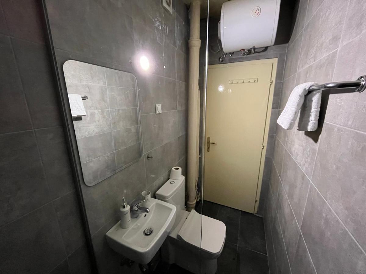 Mickitos City Center Apartment Skopje Eksteriør billede