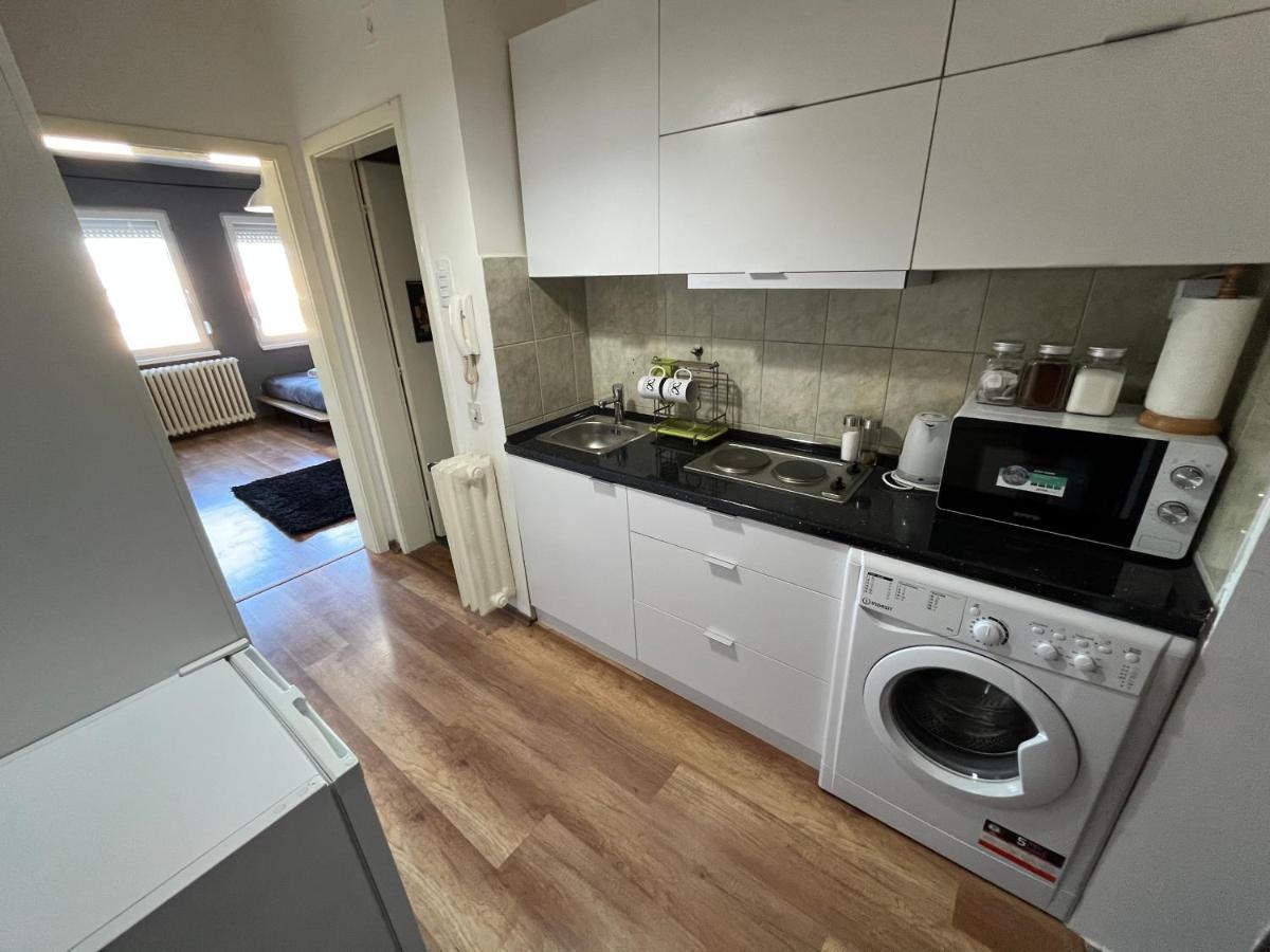 Mickitos City Center Apartment Skopje Eksteriør billede