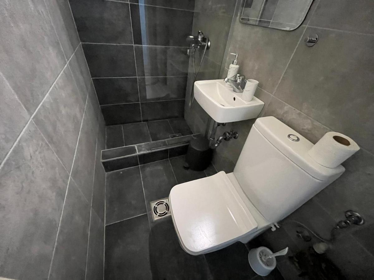 Mickitos City Center Apartment Skopje Eksteriør billede