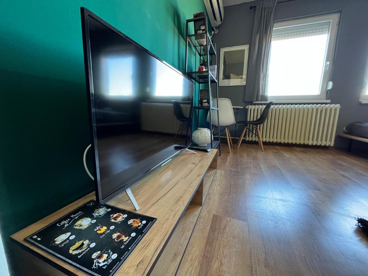 Mickitos City Center Apartment Skopje Eksteriør billede