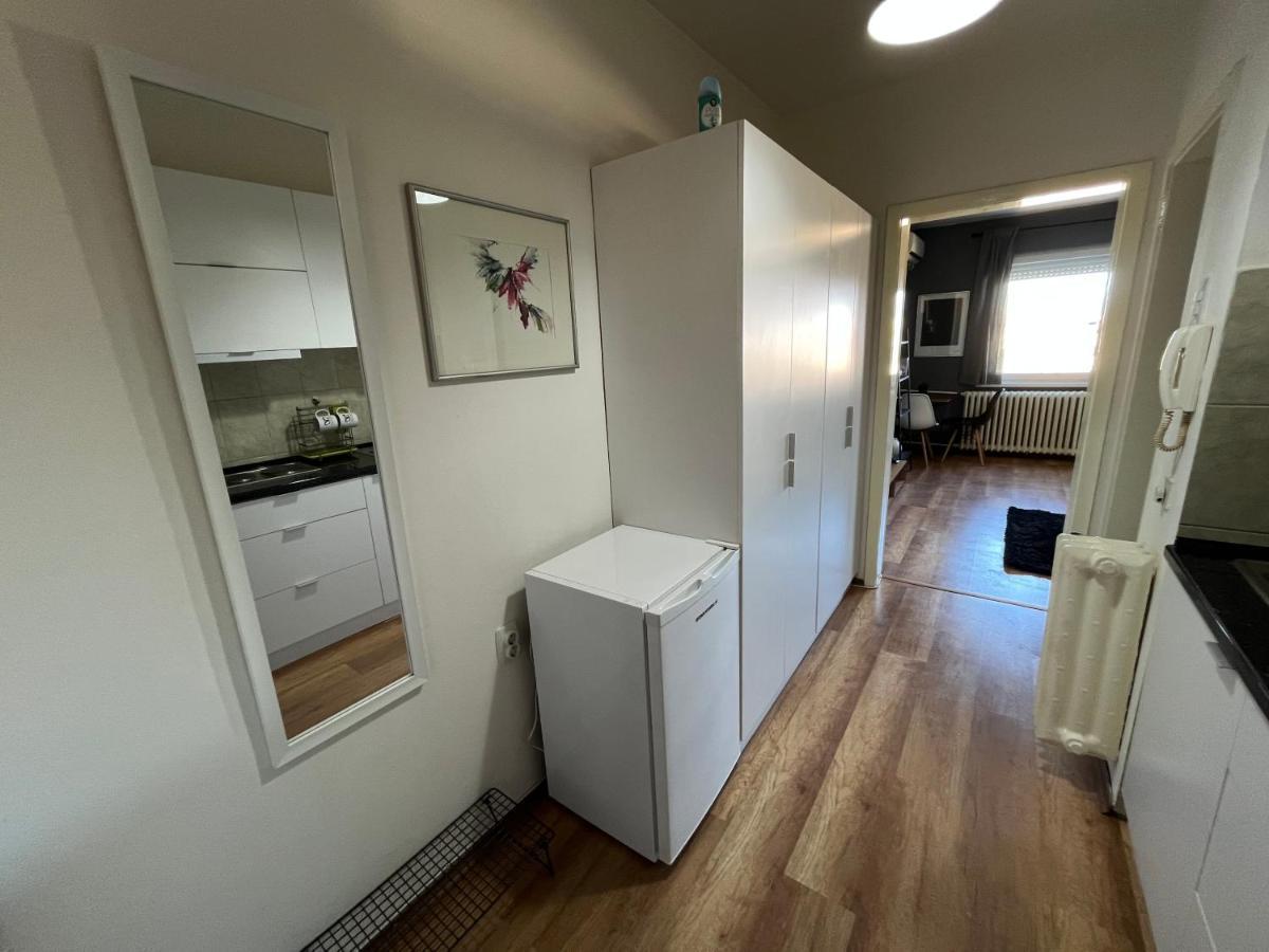 Mickitos City Center Apartment Skopje Eksteriør billede