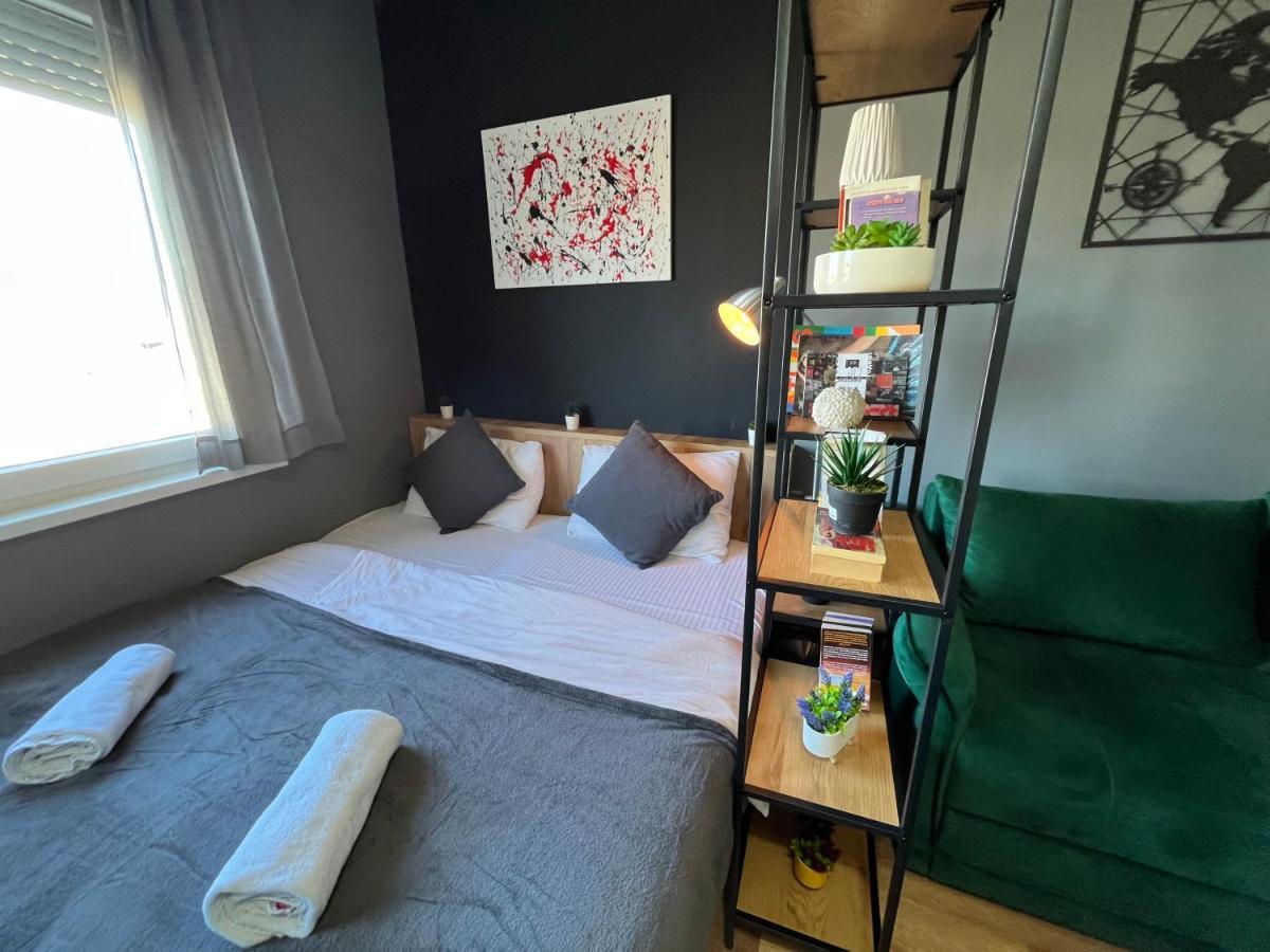 Mickitos City Center Apartment Skopje Eksteriør billede